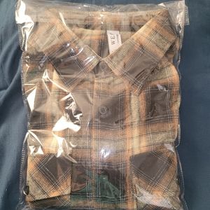 NWT- WEIV LOS ANGELES multi color Size Medium- Flannel Shacket